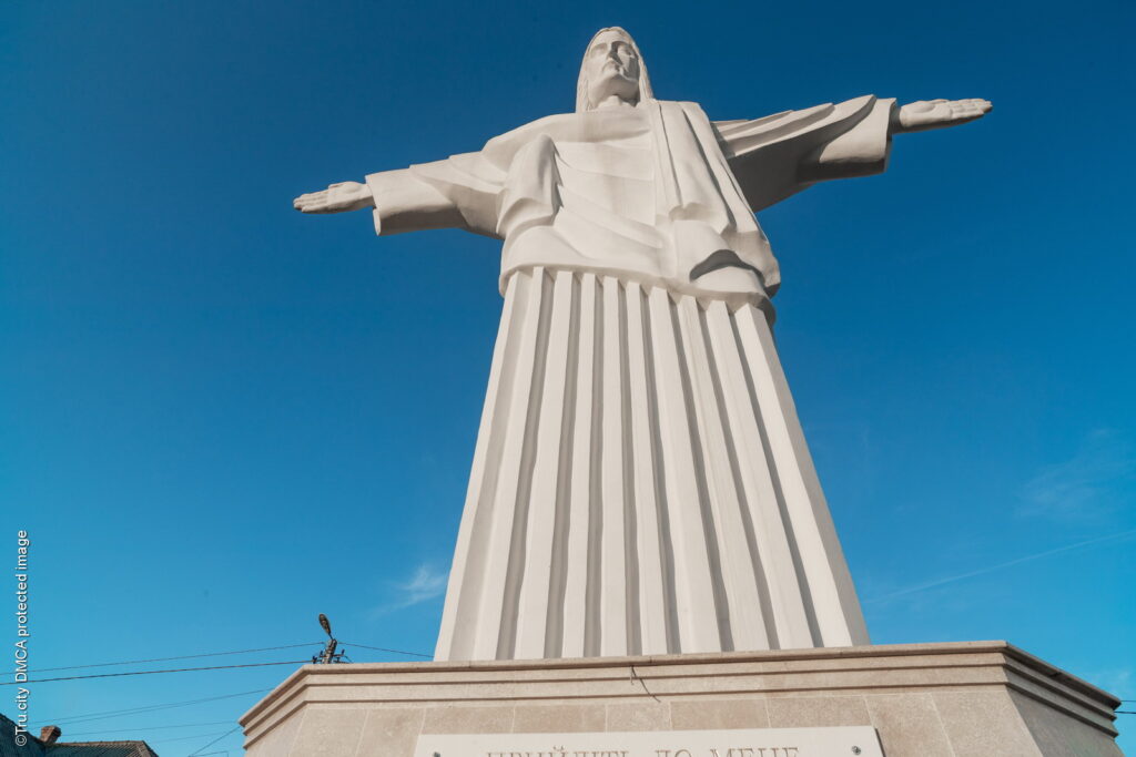Статуя Христа Спасителя у Трускавці
